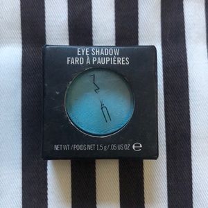 MAC Cosmetics Single Eye Shadow ”Strike Apose”